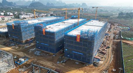【搶先機(jī) 穩(wěn)開局】桂鴻分公司陽(yáng)朔項(xiàng)目主體結(jié)構(gòu)順利封頂