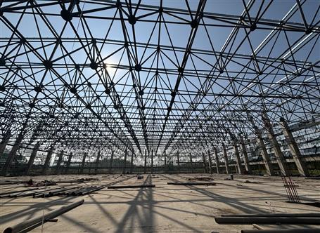 【錨定目標 奮力沖刺】冶建廣東公司項目鋼結構網架提升大捷